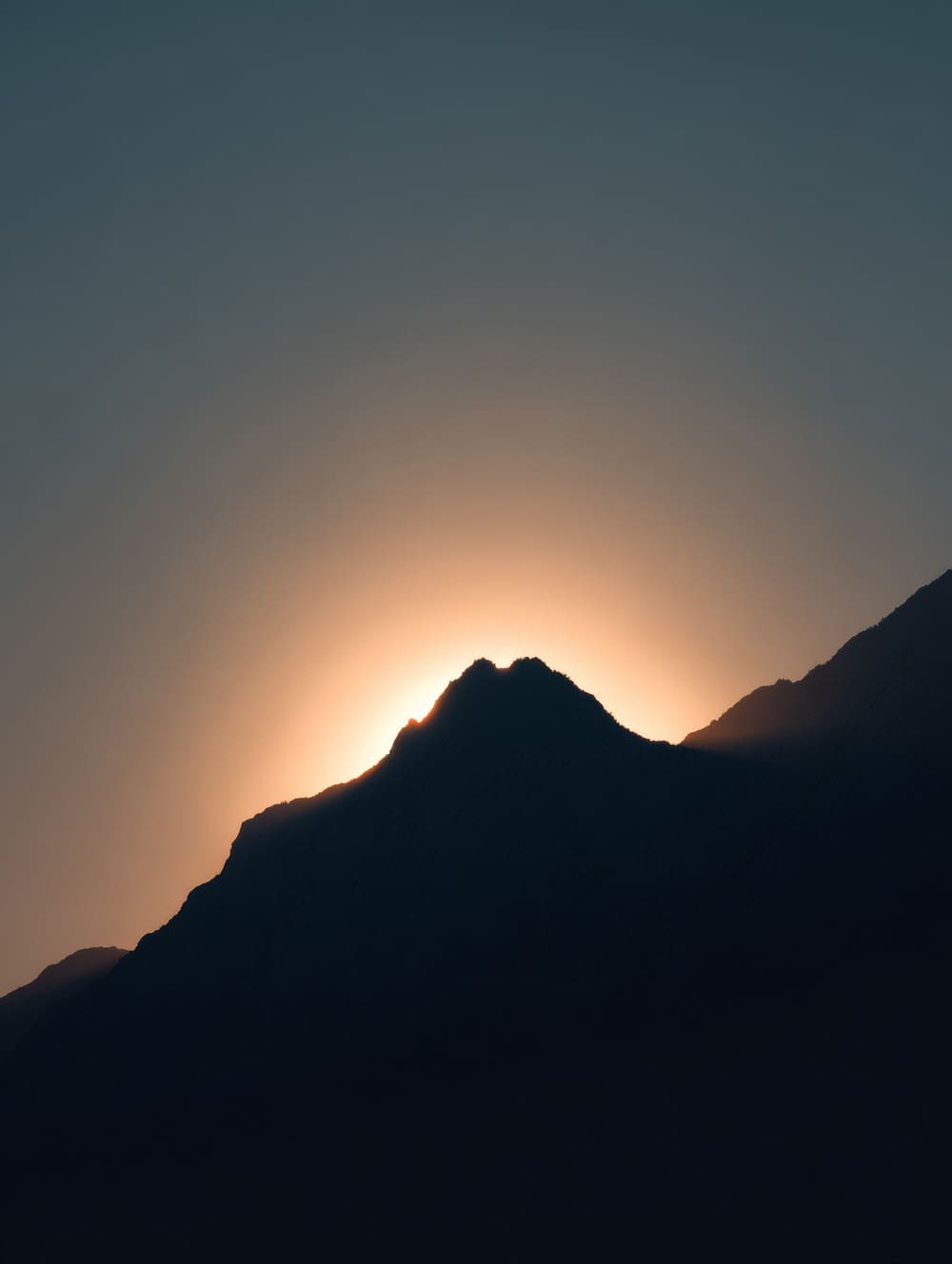 Tableau Silhouette De Montagne En Contre-Jour
