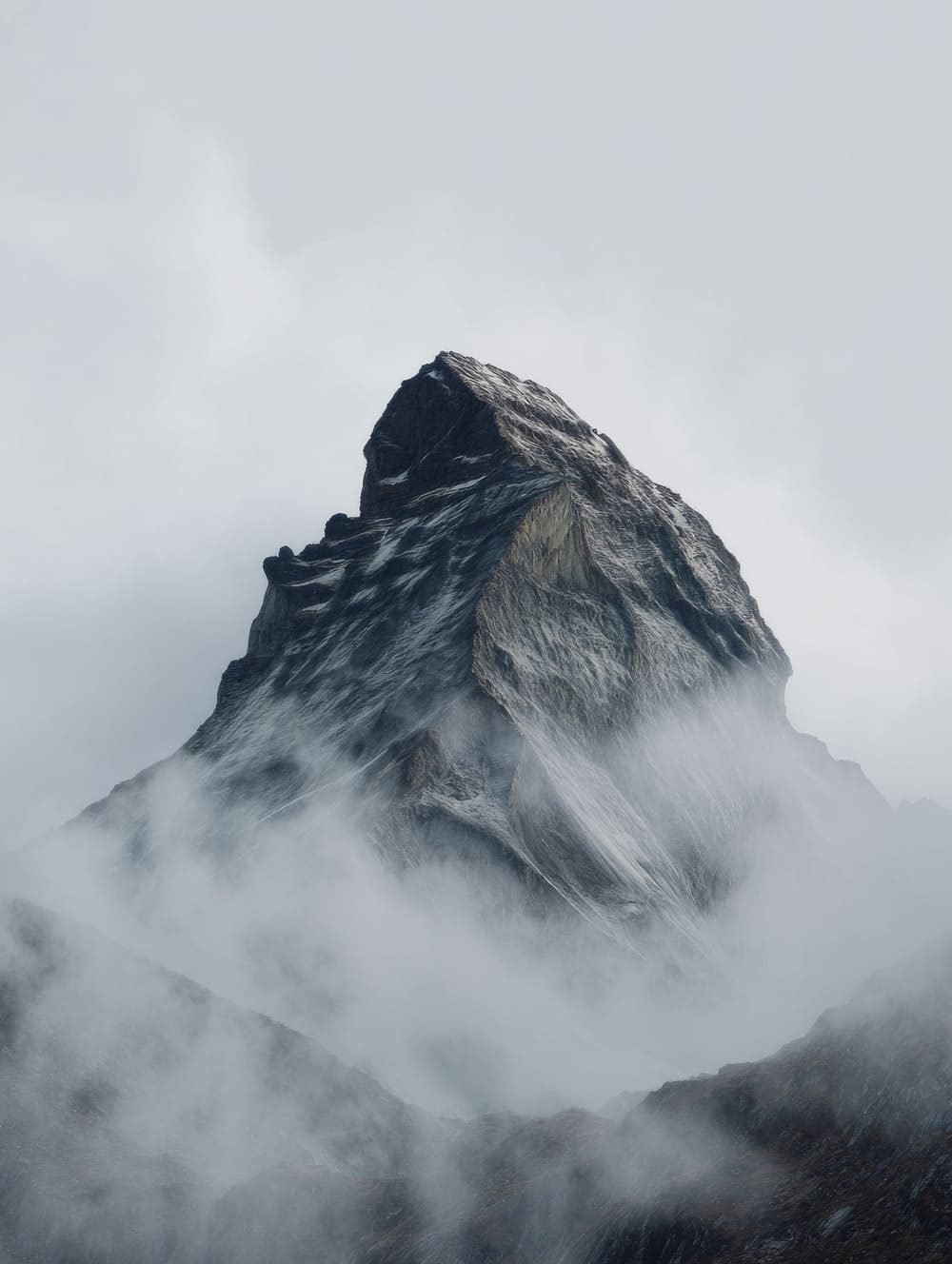 Tableau Sommet Solitaire Dans La Brume