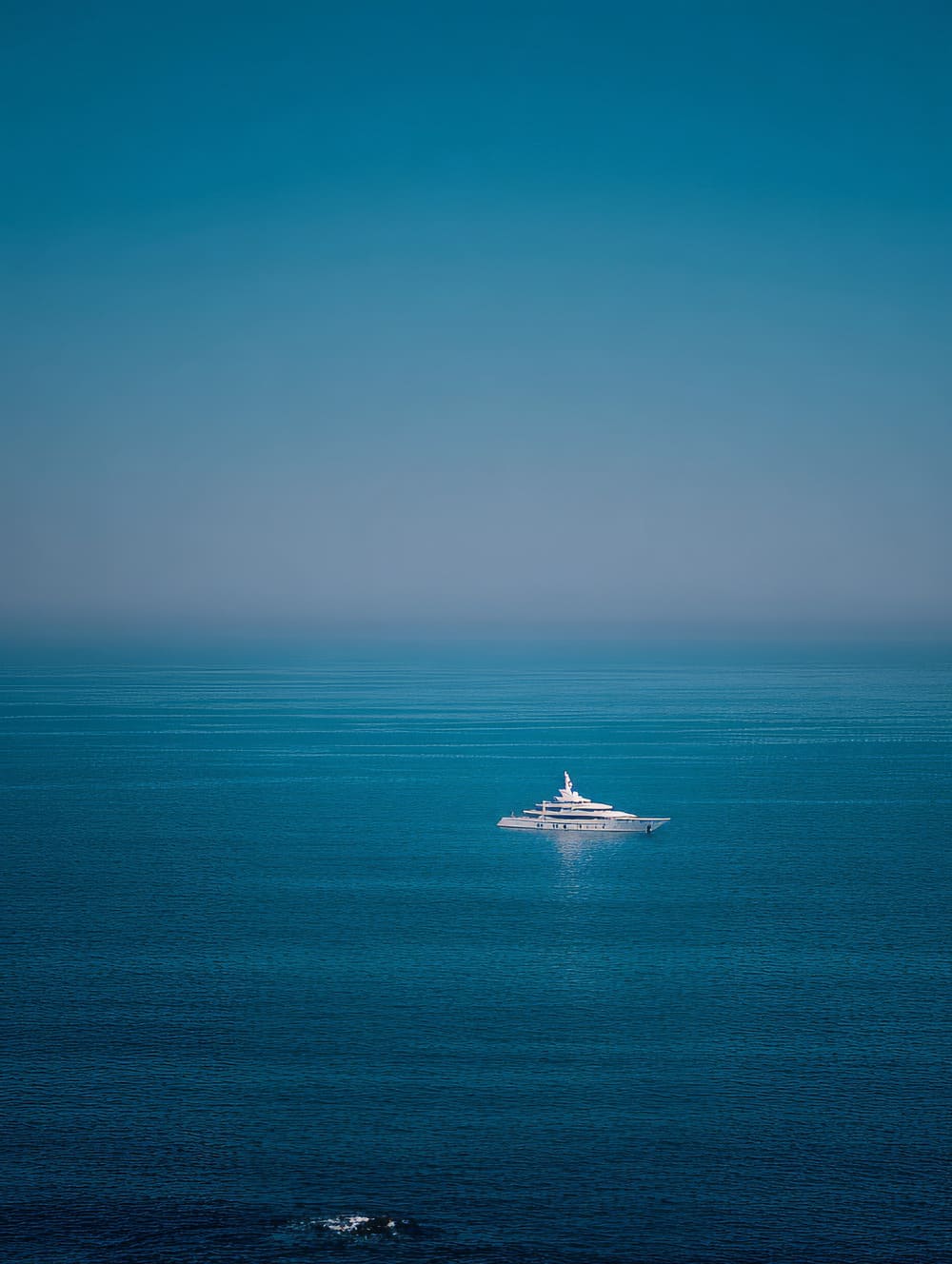 Tableau Yacht Au Loin