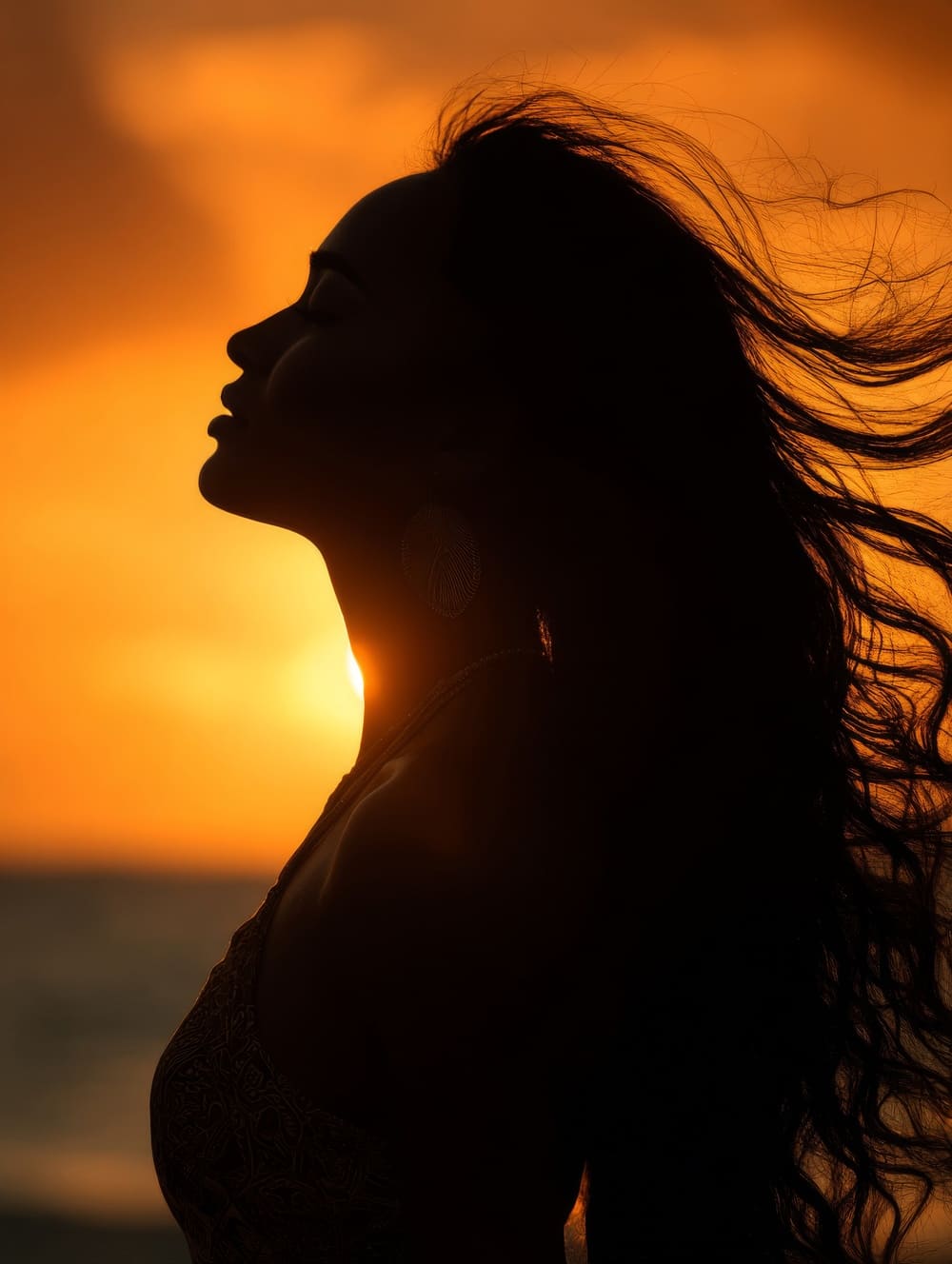 Tableau Tahiti Silhouette de Vahiné au Crépuscule